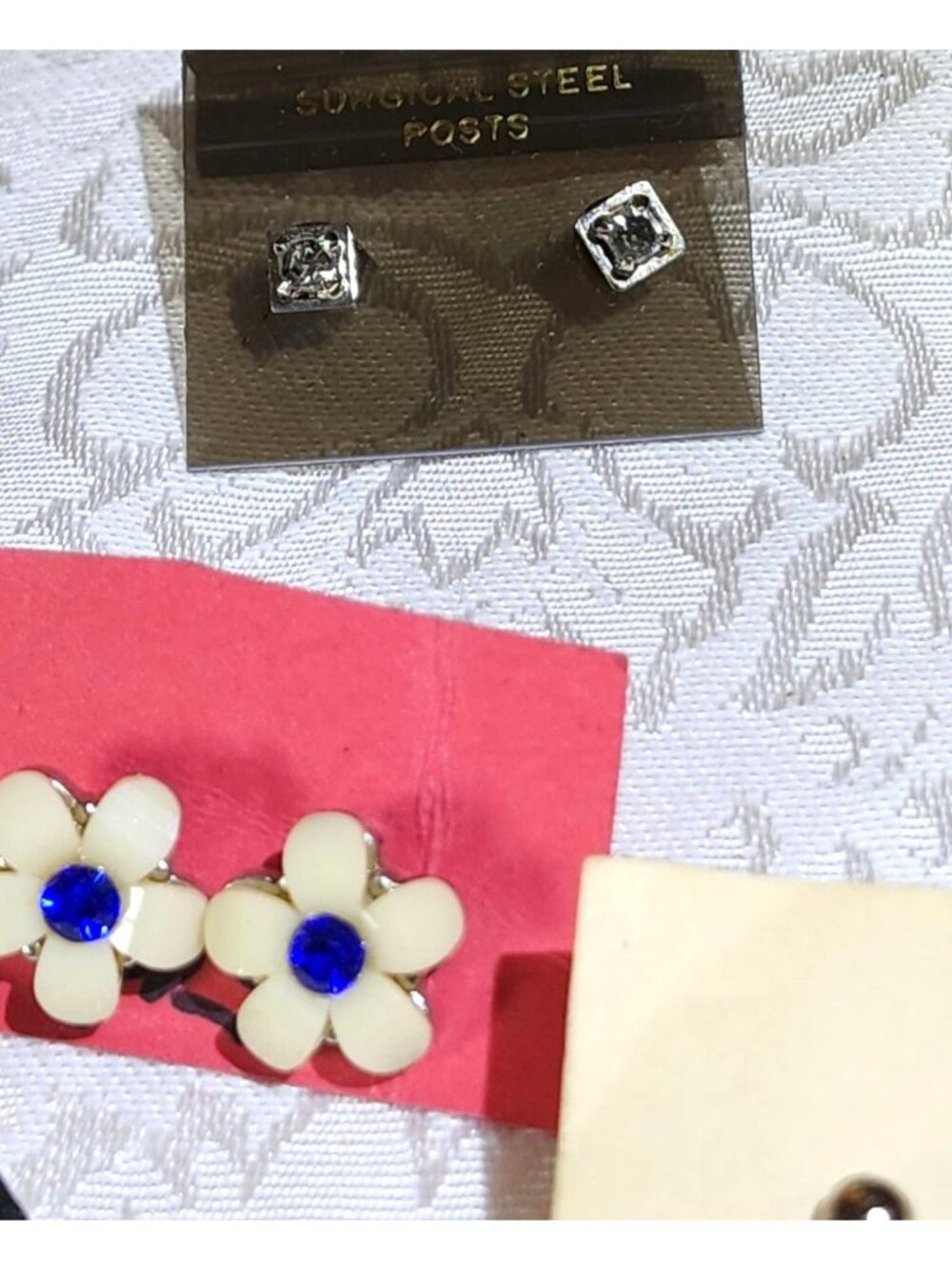11 Pairs Of Vintage Style Earrings Mixed Materials & Designs Dainty Pierced Styl - Picture 6 of 10
